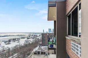 1919 N Summit Ave, Milwaukee, WI 53202 - Photo 41