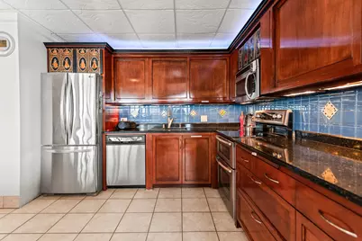 1919 N Summit Ave #11C, Milwaukee, WI 53202 - Photo 13