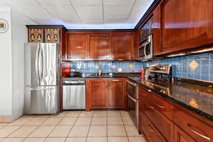 1919 N Summit Ave, Milwaukee, WI 53202 - Photo 13