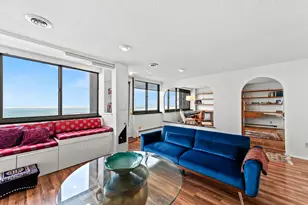 1919 N Summit Ave, Milwaukee, WI 53202 - Photo 33