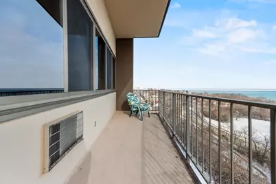 1919 N Summit Ave #11C, Milwaukee, WI 53202 - Photo 53