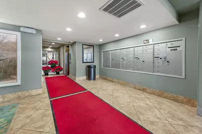 1919 N Summit Ave #11C, Milwaukee, WI 53202 - Photo 103