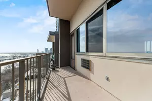 1919 N Summit Ave, Milwaukee, WI 53202 - Photo 49