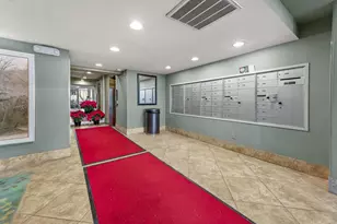 1919 N Summit Ave, Milwaukee, WI 53202 - Photo 99