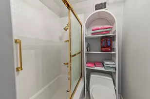 1919 N Summit Ave, Milwaukee, WI 53202 - Photo 67