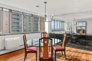 1919 N Summit Ave, Milwaukee, WI 53202 - Photo 21