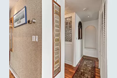 1919 N Summit Ave #11C, Milwaukee, WI 53202 - Photo 45