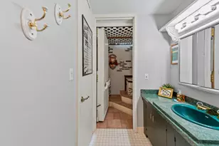 1919 N Summit Ave, Milwaukee, WI 53202 - Photo 69