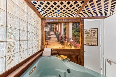 1919 N Summit Ave #11C, Milwaukee, WI 53202 - Photo 73