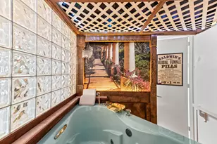 1919 N Summit Ave, Milwaukee, WI 53202 - Photo 73