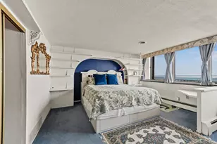 1919 N Summit Ave, Milwaukee, WI 53202 - Photo 43