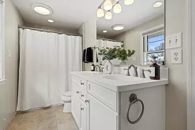 6200 N Berkeley Blvd, Whitefish Bay, WI 53217 - Photo 25