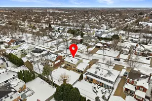 6200 N Berkeley Blvd, Whitefish Bay, WI 53217 - Photo 35