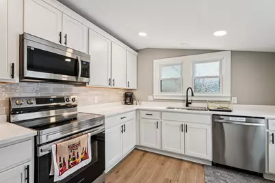 4928 N 107th St, Milwaukee, WI 53225 - Photo 7