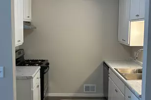 6041 W Port Ave, Milwaukee, WI 53223 - Photo 7