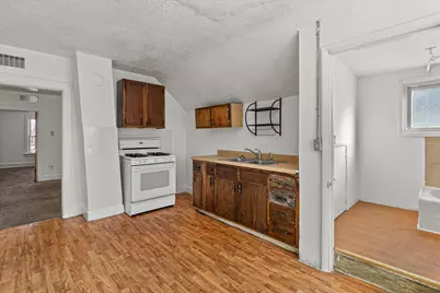 823  Yout St, Racine, WI 53402 - Photo 7