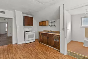 823 Yout St, Racine, WI 53402 - Photo 7