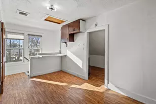 823 Yout St, Racine, WI 53402 - Photo 9