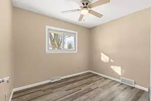 7140 N 48th St, Milwaukee, WI 53223 - Photo 13