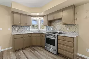 7140 N 48th St, Milwaukee, WI 53223 - Photo 9