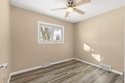 7140 N 48th St, Milwaukee, WI 53223 - Photo 11