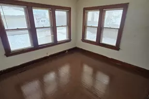 1722 S Layton Blvd, Milwaukee, WI 53215 - Photo 15