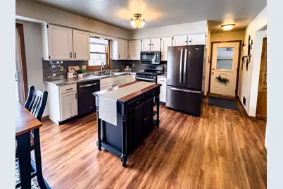 26310  Dukleth Rd, Racine, WI 53185 - Photo 7