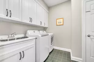 8328 W Wisconsin Ave, Wauwatosa, WI 53213 - Photo 11