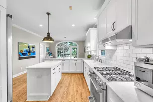 8328 W Wisconsin Ave, Wauwatosa, WI 53213 - Photo 13