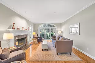 8328 W Wisconsin Ave, Wauwatosa, WI 53213 - Photo 7