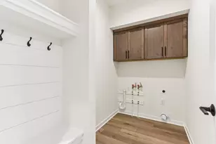 675 Mary Way, Slinger, WI 53086 - Photo 7