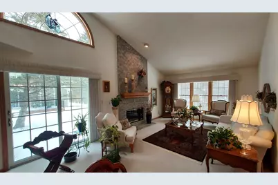 18535  Stonehedge Dr #A, Brookfield, WI 53045 - Photo 3