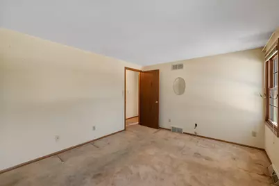 9936 N Concord Dr, Mequon, WI 53097 - Photo 17