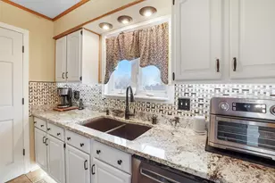 1807 Swartz Dr, Waukesha, WI 53188 - Photo 9