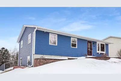 1807  Swartz Dr, Waukesha, WI 53188 - Photo 3