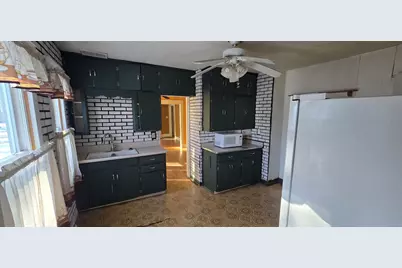 3754 S Rutland Ave, Saint Francis, WI 53235 - Photo 15