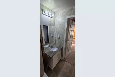 3754 S Rutland Ave, Saint Francis, WI 53235 - Photo 9