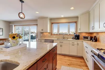 10473 S George Dr, Oak Creek, WI 53154 - Photo 7