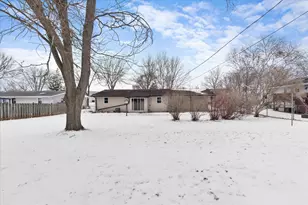 2031 Terry Ln, De Pere, WI 54115 - Photo 21