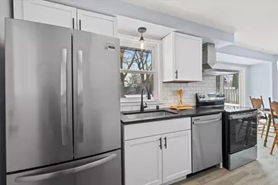 2031  Terry Ln, De Pere, WI 54115 - Photo 17