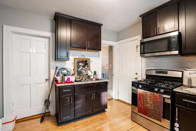 2438 N Pierce St, Milwaukee, WI 53212 - Photo 9