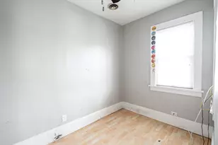 2438 N Pierce St, Milwaukee, WI 53212 - Photo 23