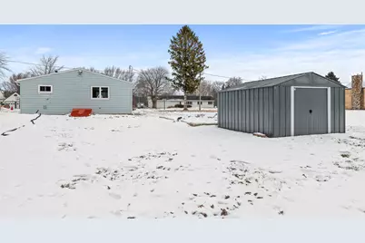 331 E Washington Ave, Cleveland, WI 53015 - Photo 13