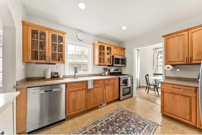 2210 N 107th St, Wauwatosa, WI 53226 - Photo 9