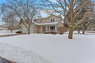 700 Bittersweet Ln, Watertown, WI 53094 - Photo 3