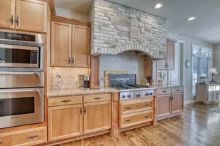 1196 Mary Hill Cir, Hartland, WI 53029 - Photo 15