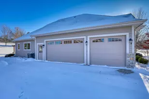 1196 Mary Hill Cir, Hartland, WI 53029 - Photo 43