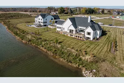 20285  Newport Ln, Brookfield, WI 53045 - Photo 59