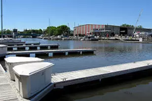 19 Gaslight Pointe Marina -, Racine, WI 53403 - Photo 5