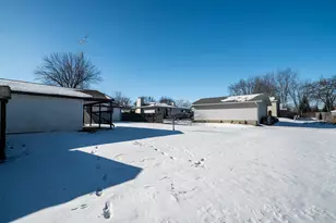 2938 Stonebridge Dr, Racine, WI 53404 - Photo 37